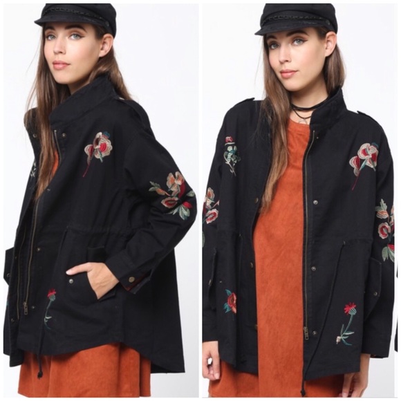 ❄️LAST3️⃣//BLACK EMBROIDERED FLORAL UTILITY JACKET - Picture 5 of 11